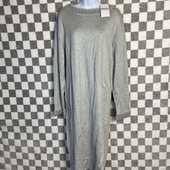 Monroe & Main Dresses & Skirts - Monroe and Main 3X silver tinsel, pearl midi dress long sleeve